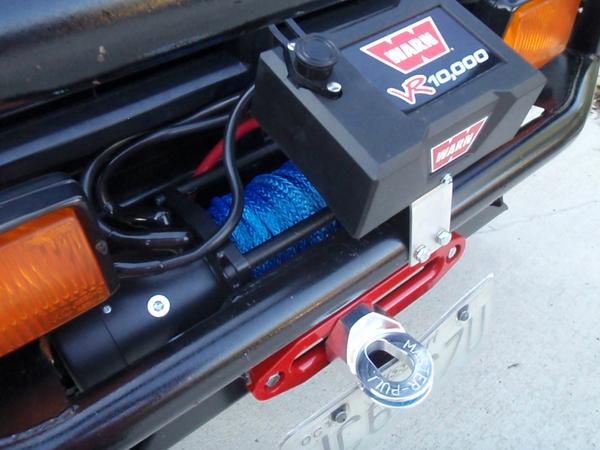 Warn VR10000 with Amsteel blue synthetic rope