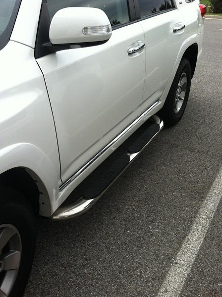 Westin Platinum 4" Oval SS Nerf Bars