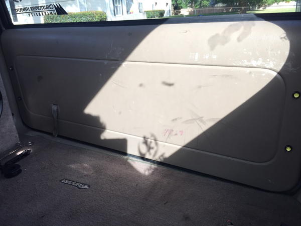 With the hatch closed the lights turn off automatically.