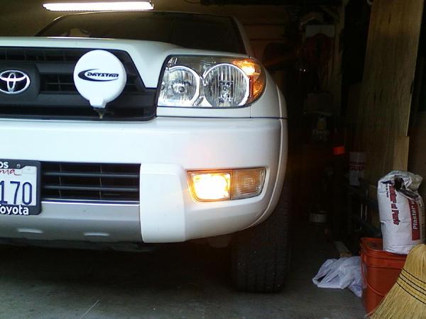 yellow fog light