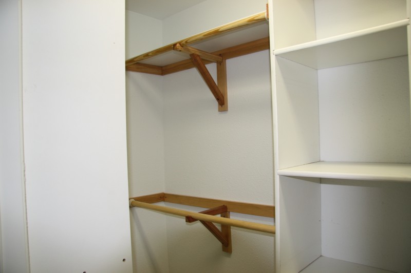 closet_010.jpg