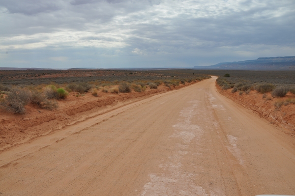 hole-in-the-rock-road.jpg