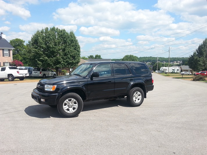 Gwen%20-%2099talls%2C%20old%20tires.jpg