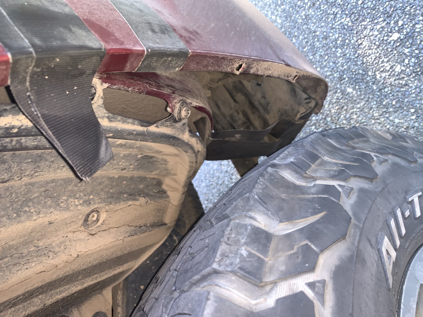 2010leftwheelwelllarge.jpg