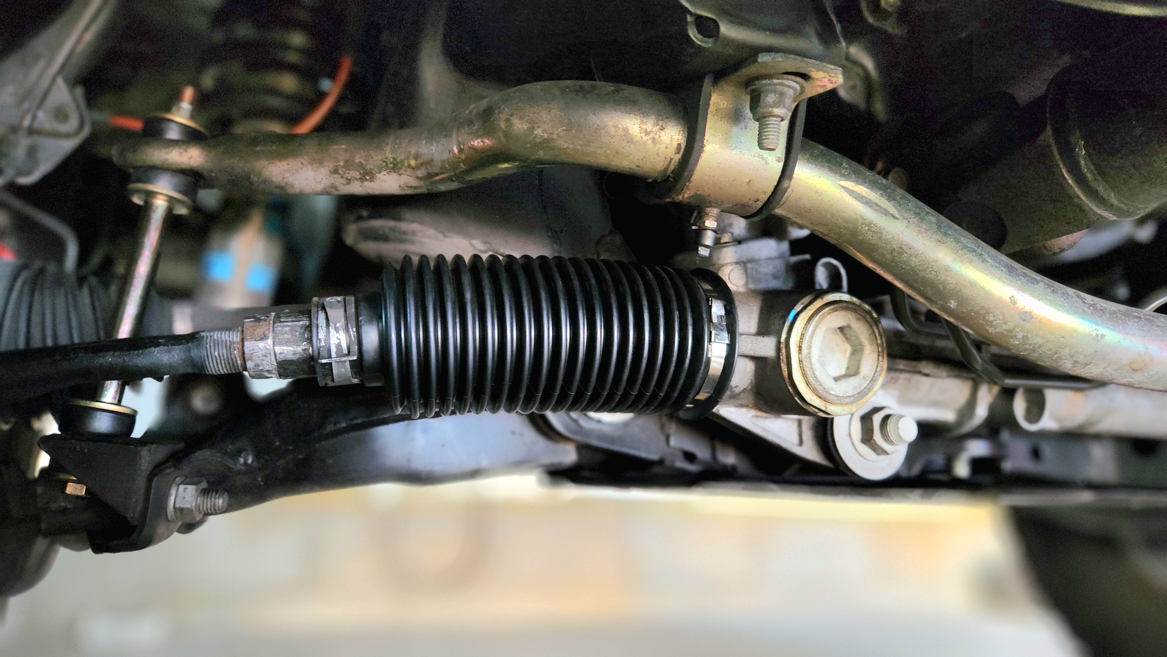 4r_new_steering_boot.jpg