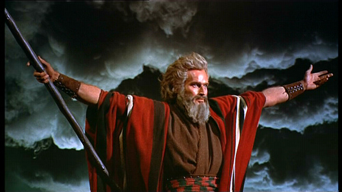 charltonhestonmoses.jpg