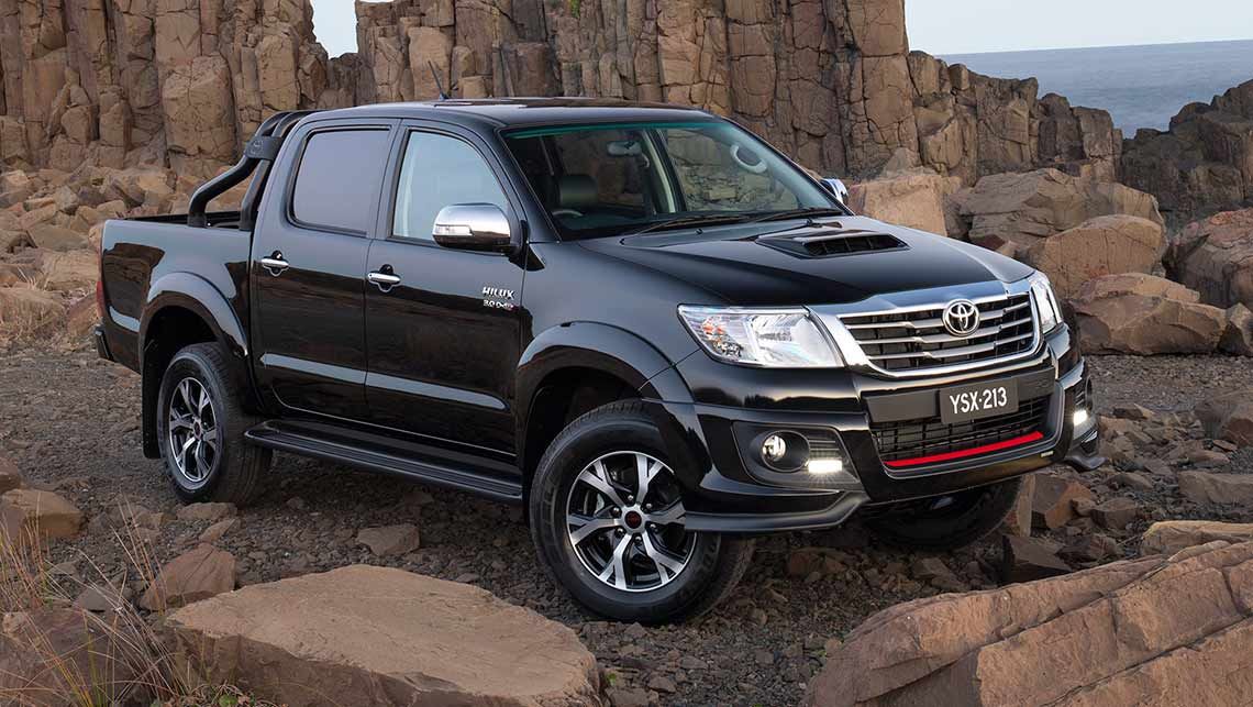 toyota-hilux-black-edition-2014-(7).jpg